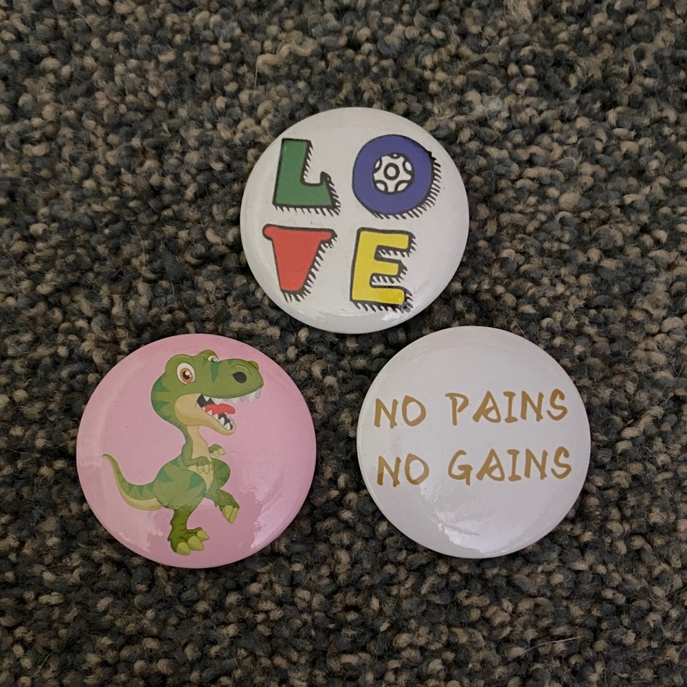 button pin set